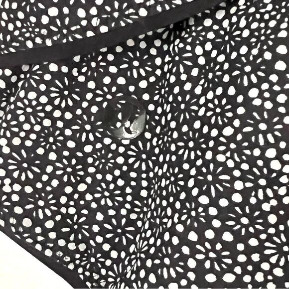 Lululemon Reversible Surf Short II 6 Freckle Flower Black White & Black - Picture 10 of 16